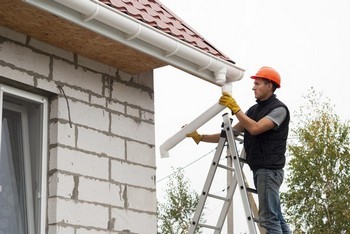 Qualified Ballard gutter contractor in WA near 98107