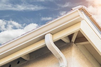 Reliable West Seattle gutter contractor in WA near 98116