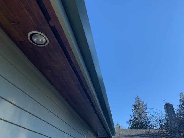 Installing Mountlake Terrace custom rain gutters in WA near 98043